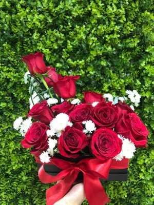 ARRANJO 12 ROSAS IMPORTADAS