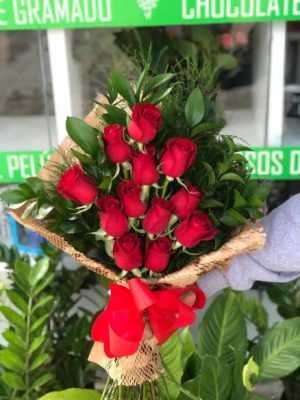 BUQUÊ ROSAS IMPORTADAS